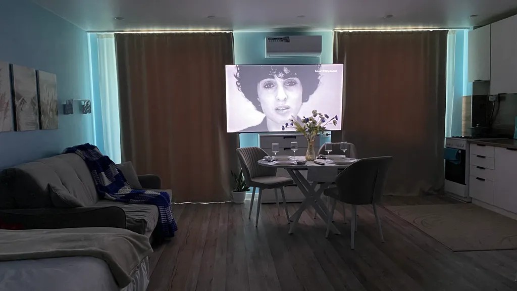 Ваш оазис спокойствия с видом на реку и горы в центре городской жизни