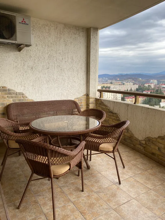 Просторный апартамент с необыкновенным видом в центре