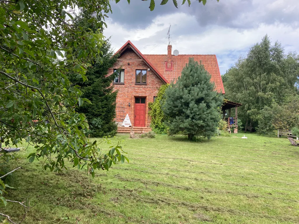 Дом с пляжем у моря