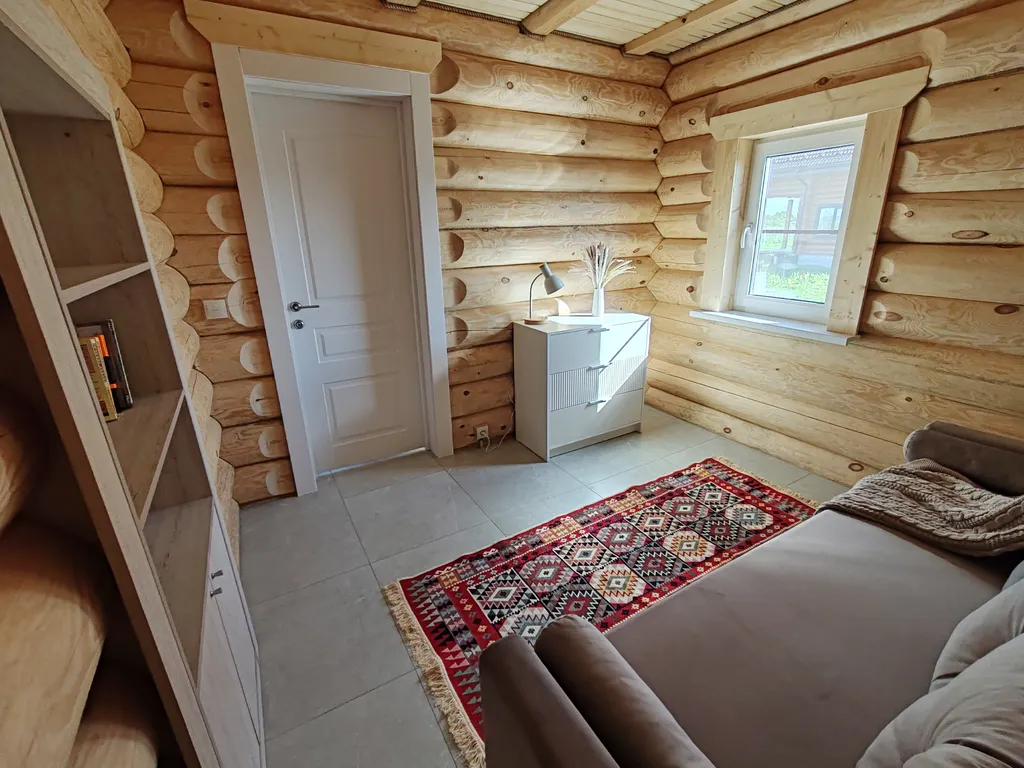 Загородный дом с видом на озеро