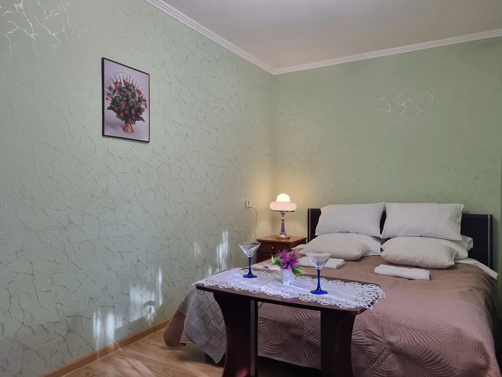 Пpocтоpнaя и уютная квартиpа в центре города