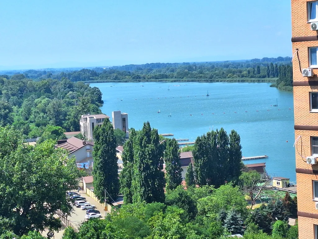 Трехкомнатная квартира с видом на Кубань