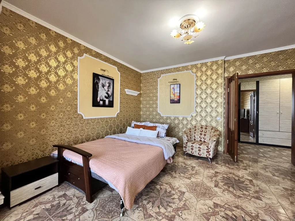 Рядом парк Победы Херсонес не берем оплату за уборку