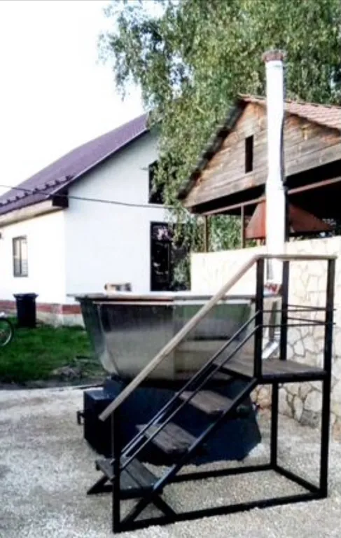 Дом 2 этажа на 10 гостей с сибирским чаном и баней