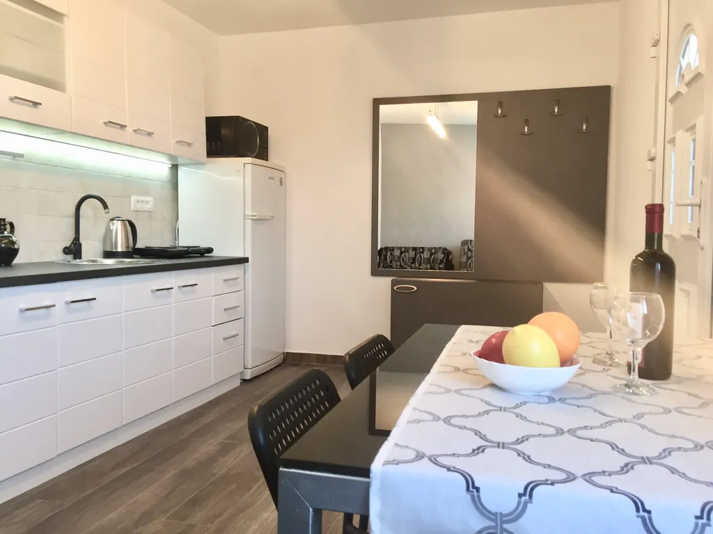 Апартаменты с отдельной спальней City и видом на горы