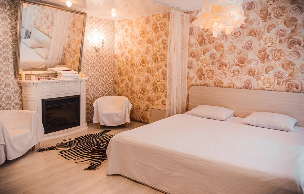 Люкс с огромной кроватью, джакузи и камином