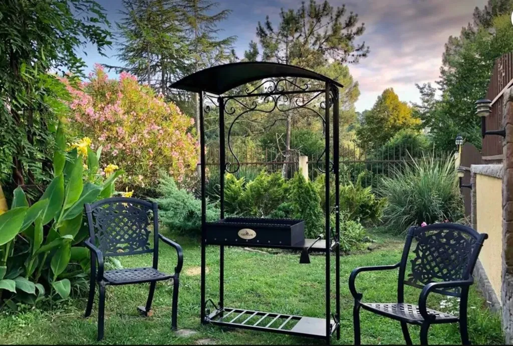 Коттедж Дом с бассейном в дагомысе в тихом месте — Сочи