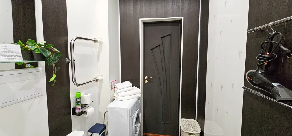 Большая студия с панорамным балконом, видом на реку