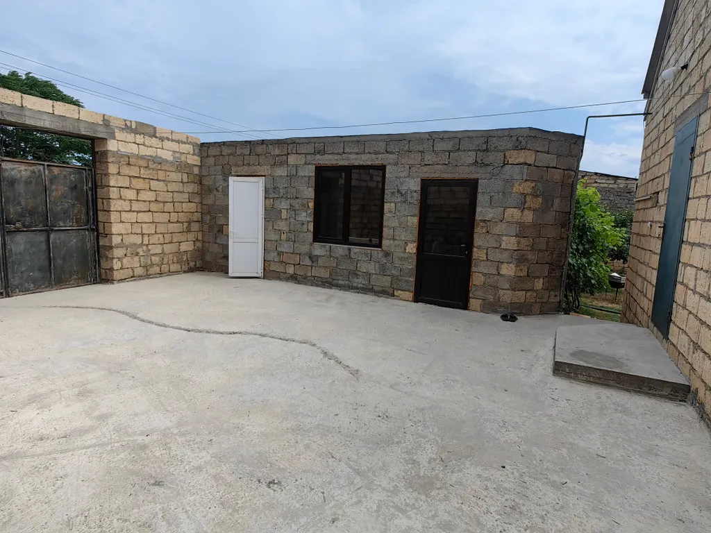 Просторный дом с зоной барбекю