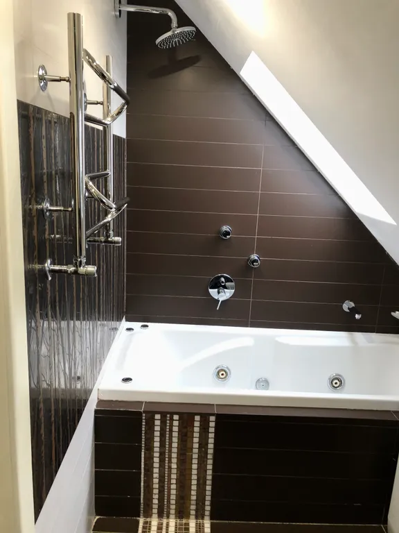 Дизайнерская квартира с видом на Верхнее озеро, камин, зона барбекю