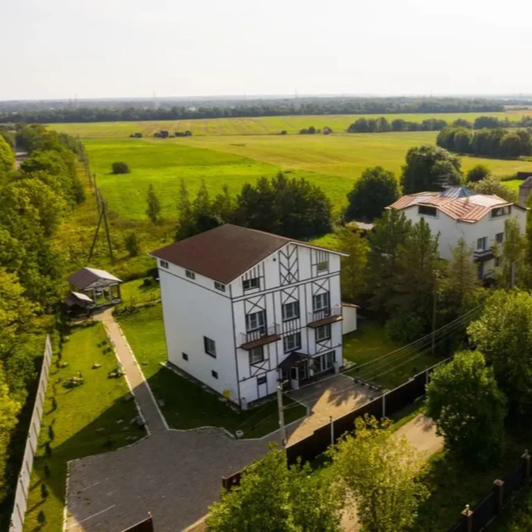 8-комнатный Дом