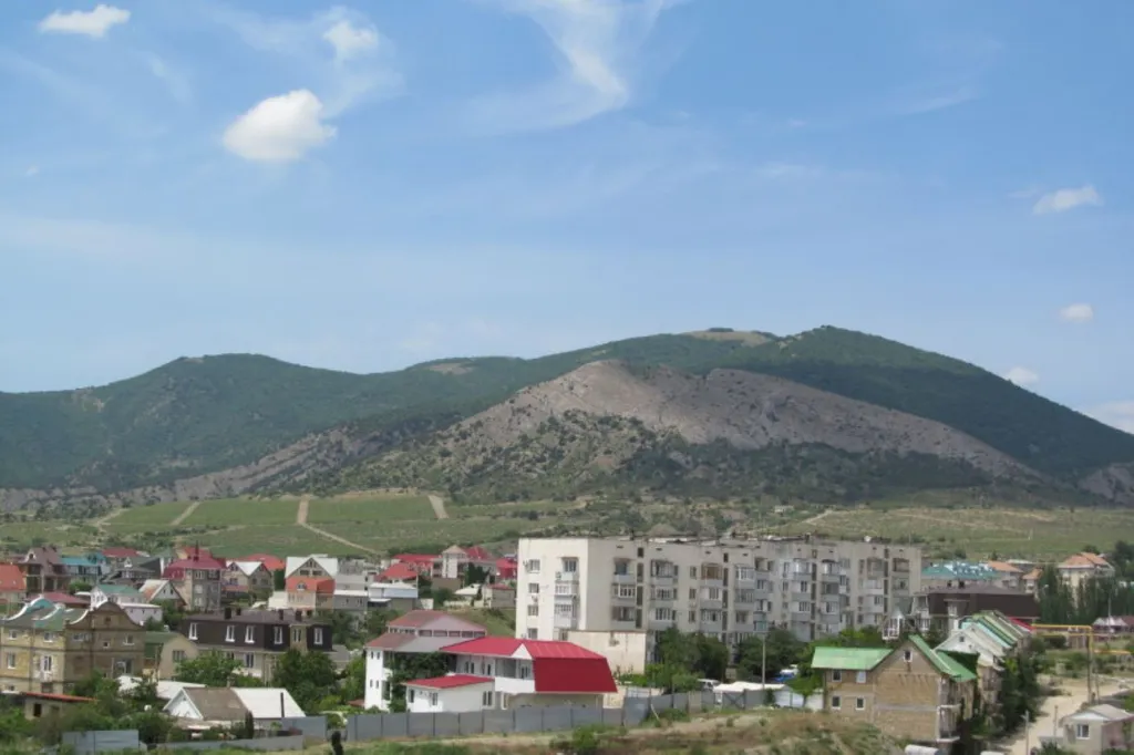 Квартира с видом на море, крепость и горы