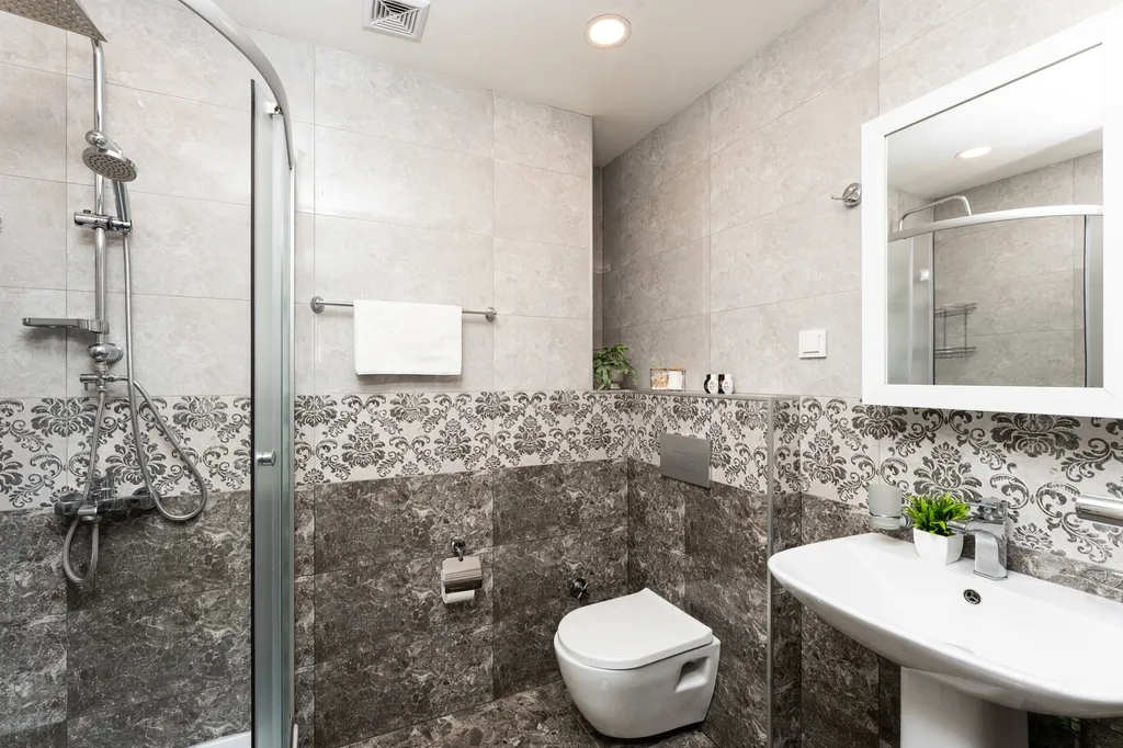 Квартира с витражными окнами в центре