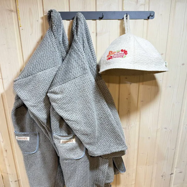 Сфера в сосновом лесу