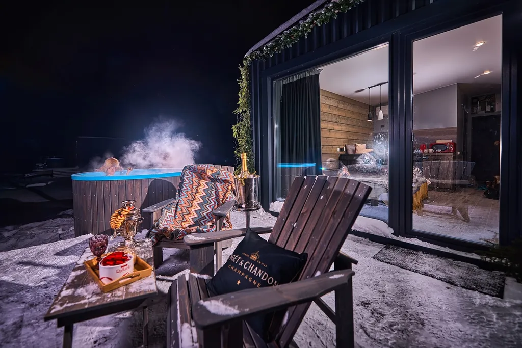 Мини-дом с горячей купелью Горе-Море