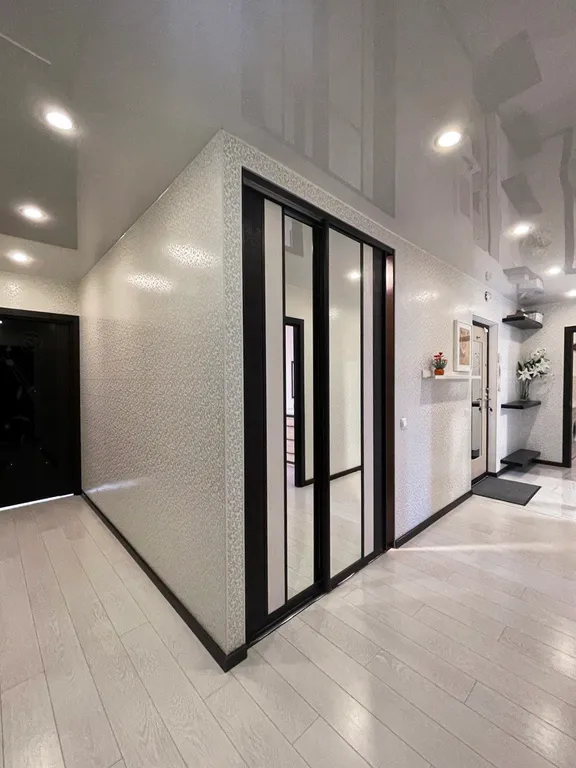 Трехкомнатная квартира на Парнасе