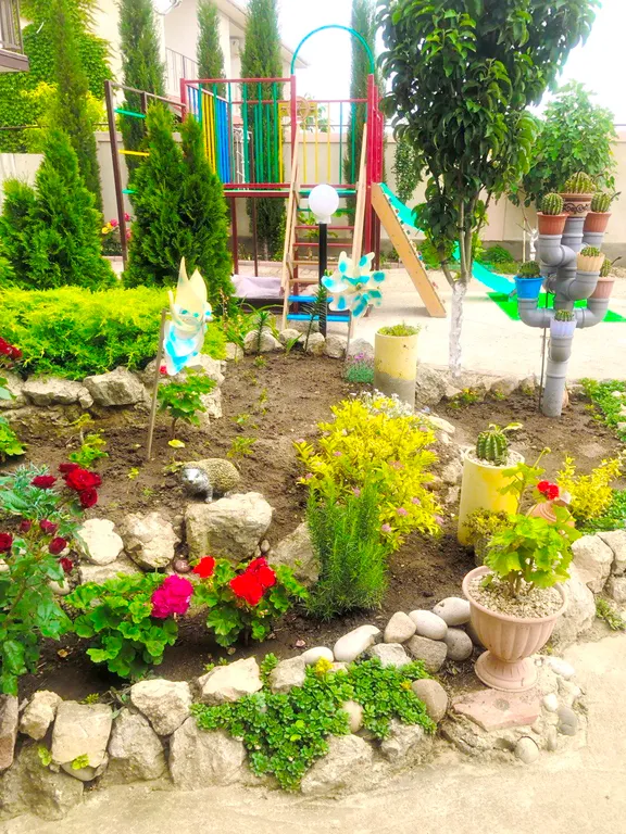 Гостевой дом "Зарафшан" расположен в 300 метрах от песчаного пляжа