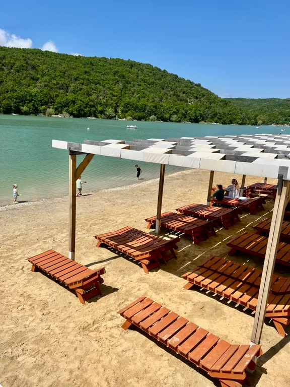 2к квартира с видом на бассейн ЖК «Кипарис»