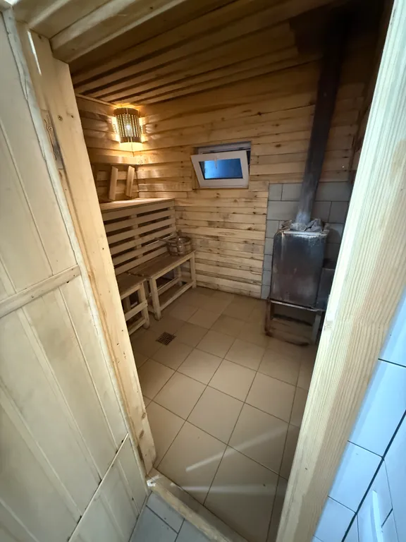 Дом с баней и бассейном на снт Металлург