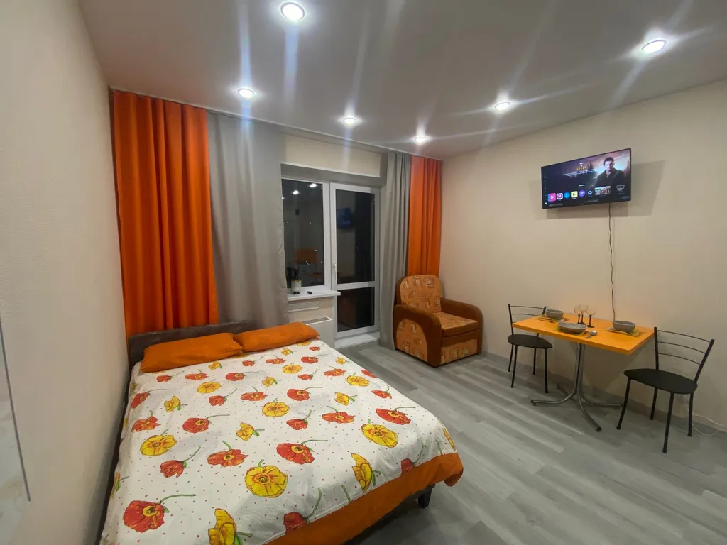 Квартира Оранжевая студия — аренда посуточно в Томск