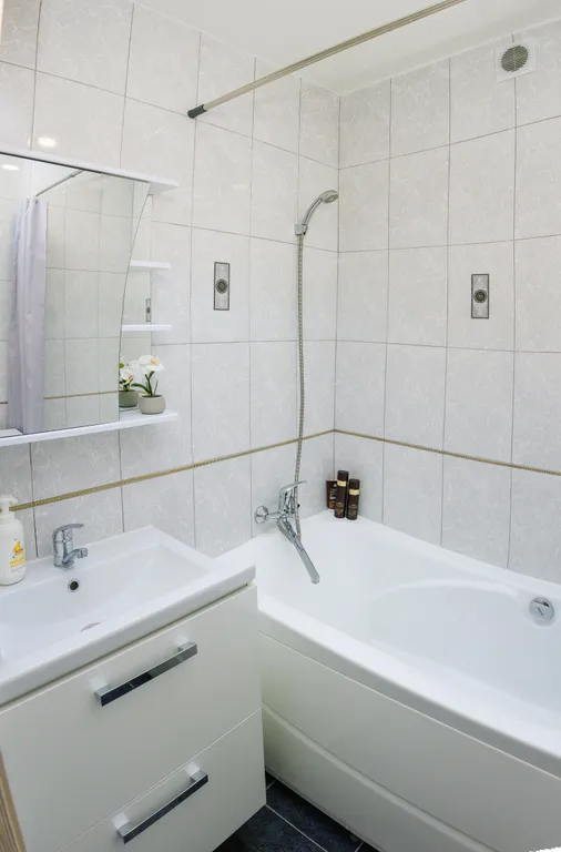 Просторная светлая 1-комнатная квартира у Гран-при и Олимп-пять.