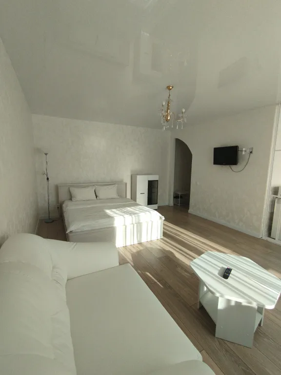 Очень светлая красивая новая квартира в самом центре у площади Победы