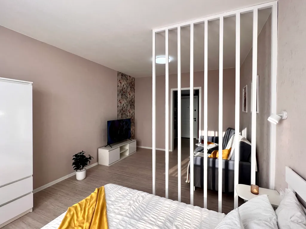 Стильная студия в стиле модерн вблизи парка Челюскинцев