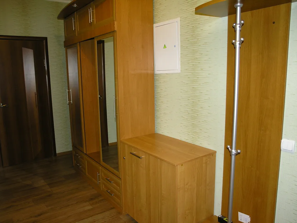 Просторная комфортабельная двухкомнатная квартира в многоэтажном доме