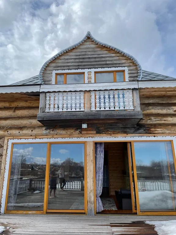 Дом из сибирского кедра с баней