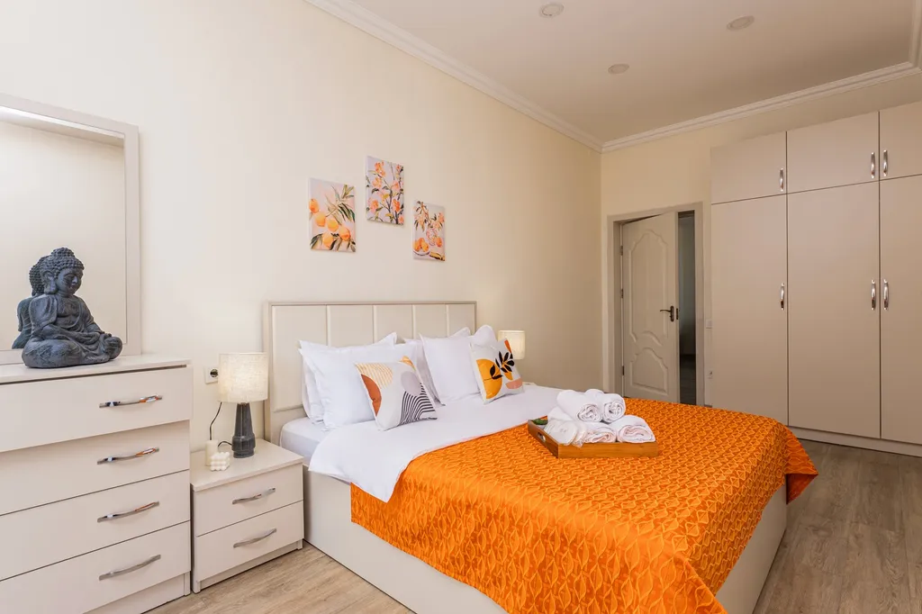 Квартира с витражными окнами в центре