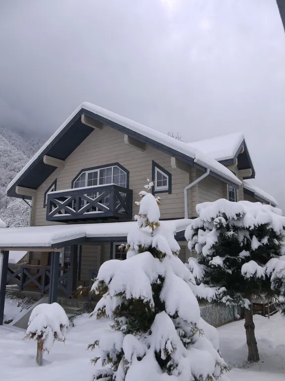 Коттедж Шале с двумя апартаментами — аренда посуточно в Красная Поляна