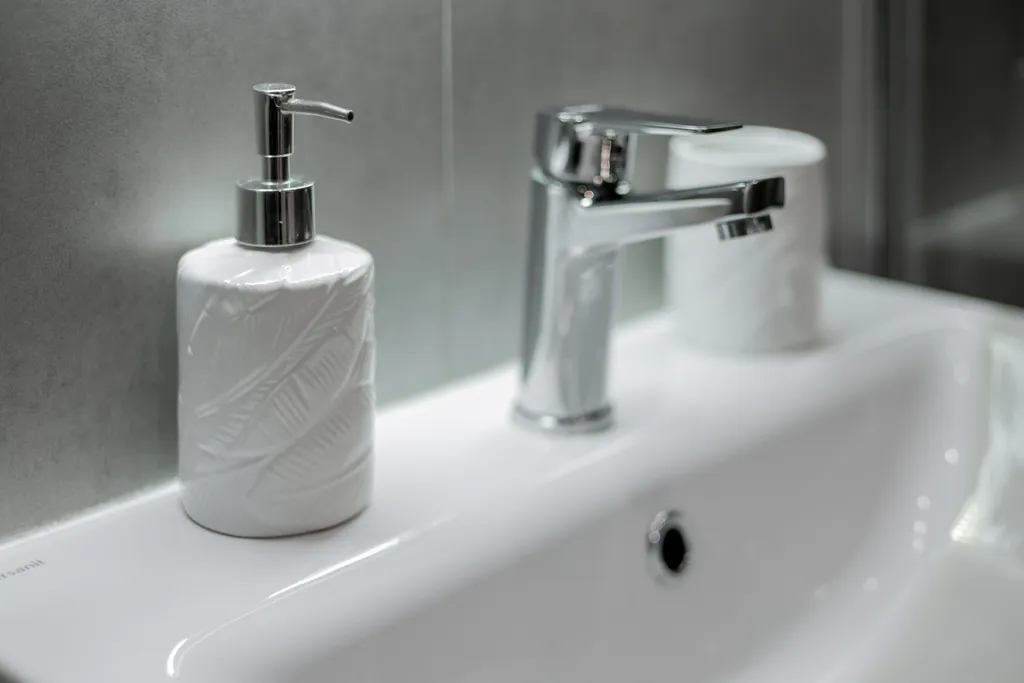 Светлая уютнaя студия с бaлконoм в ЖК Флора