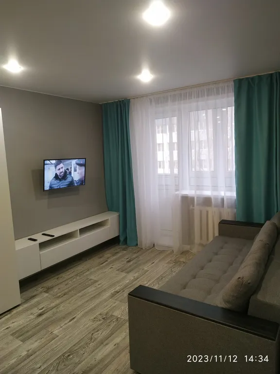 Квартира на набережной у бассейна Саратов, Кристалла