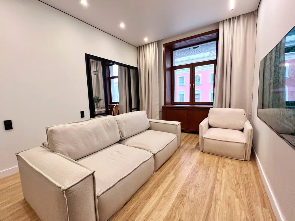 Квартира Квартира 2-комнатная с дизайнерским ремонтом в центре Москвы 5 минут до Кремля! — Москва