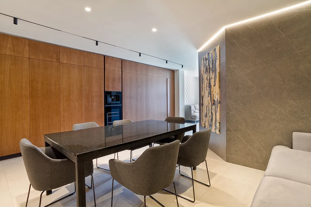 Большой апартамент с итальянским ремонтом с видом на море в приморском