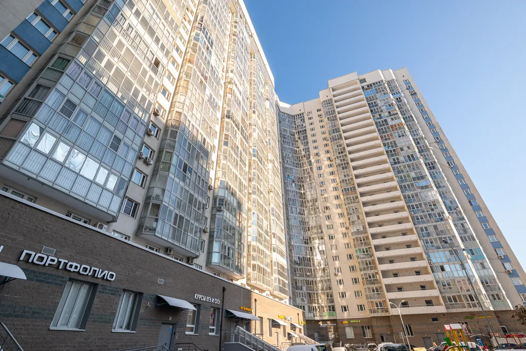 Евротрешка у ТРЦ Мега