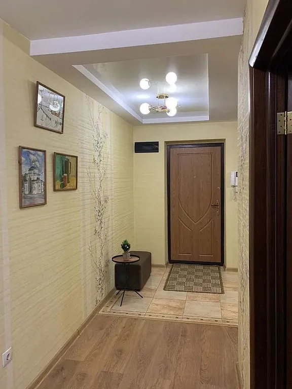 Просторная (98 м) 3-х комнатная квартира с видом на Успенский собор!