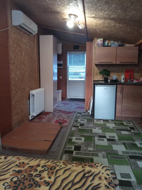 Курортная зона,центр,на берегу речки,в тихом месте,домик 2 этаж