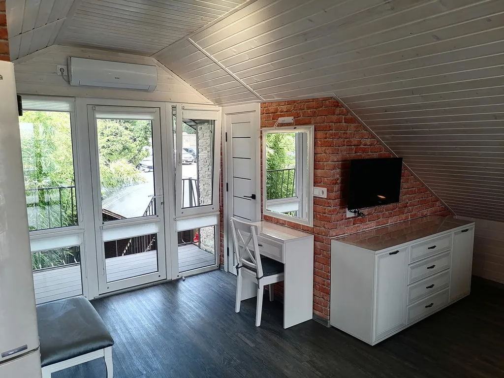 Квартира Квартира Студия - мансарда в тихом центре — Севастополь