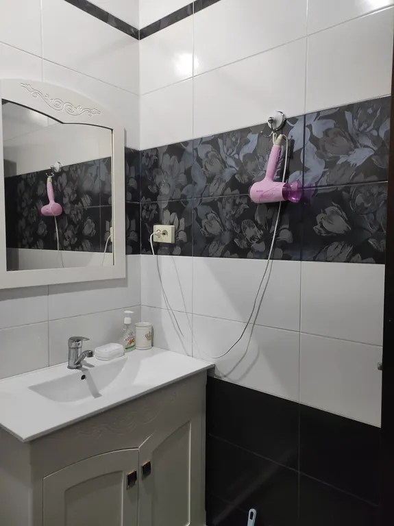 Уютная 3  квартира под ключ в центре Сухума