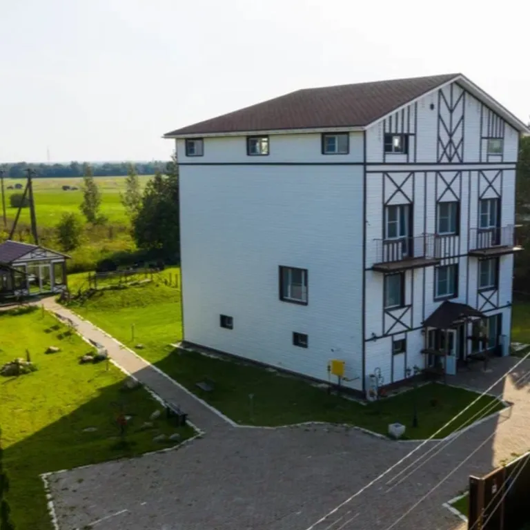 8-комнатный Дом