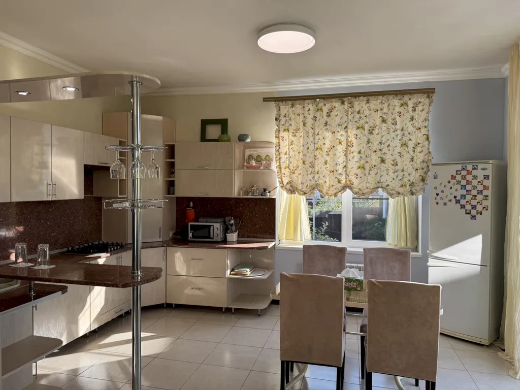 Двухэтажный коттедж с террасой и мангалом - Голубая бухта