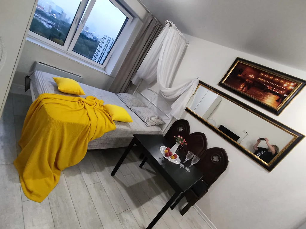 Квартира с балдахином натуральная мебель готика