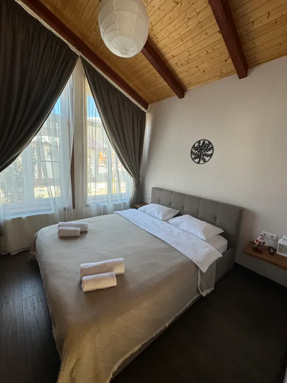 Коттедж Трёхкомнатные апартаменты с видом на горы — Архыз