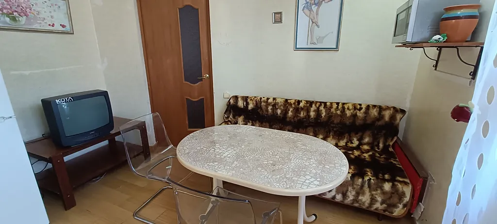 Однокомнатная квартира, недалеко от лимана, с большой кухней