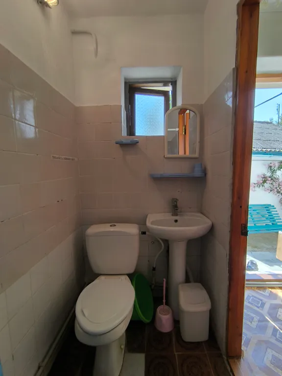 Трёхместный номер с кондиционером, TV