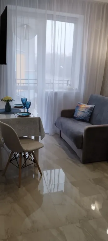 Уютная квартира с хорошим ремонтом в новом доме у моря