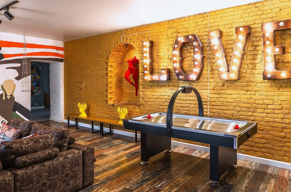 Эксклюзивныe апартамeнты в стилe поп-apт на Невском проспекте