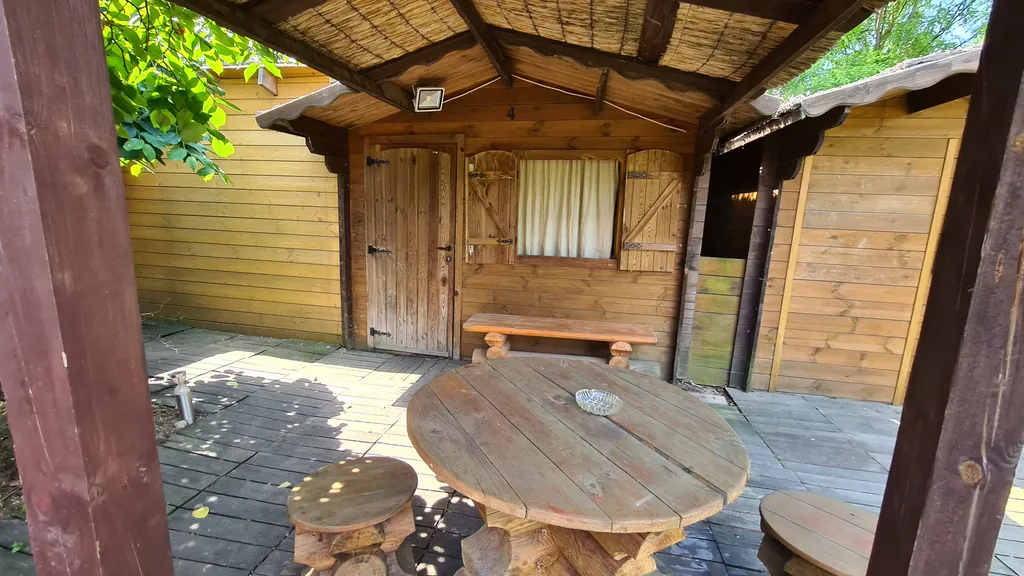 Коттедж Двухместный домик эконом класса — аренда посуточно в Минск