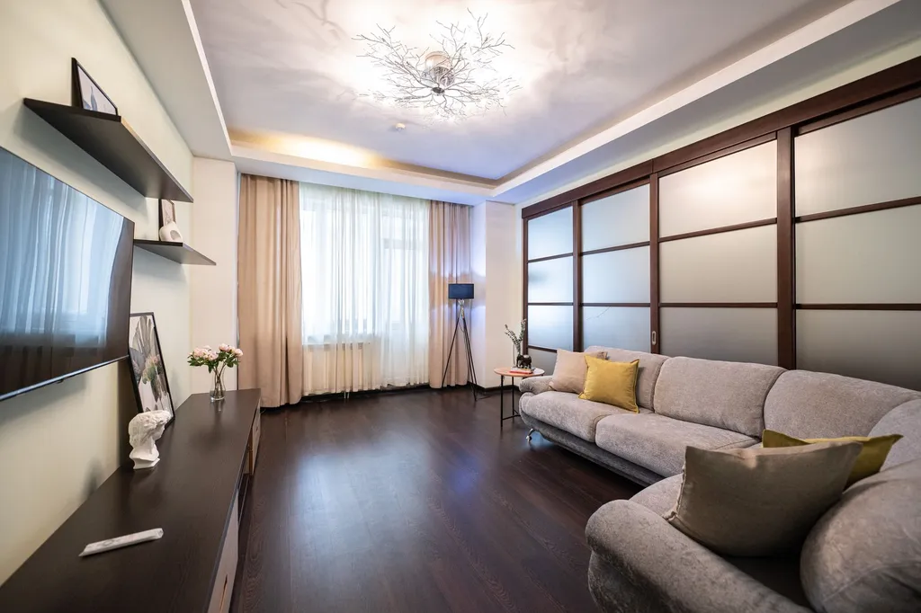 Большая квартира с кондиционерами и камином